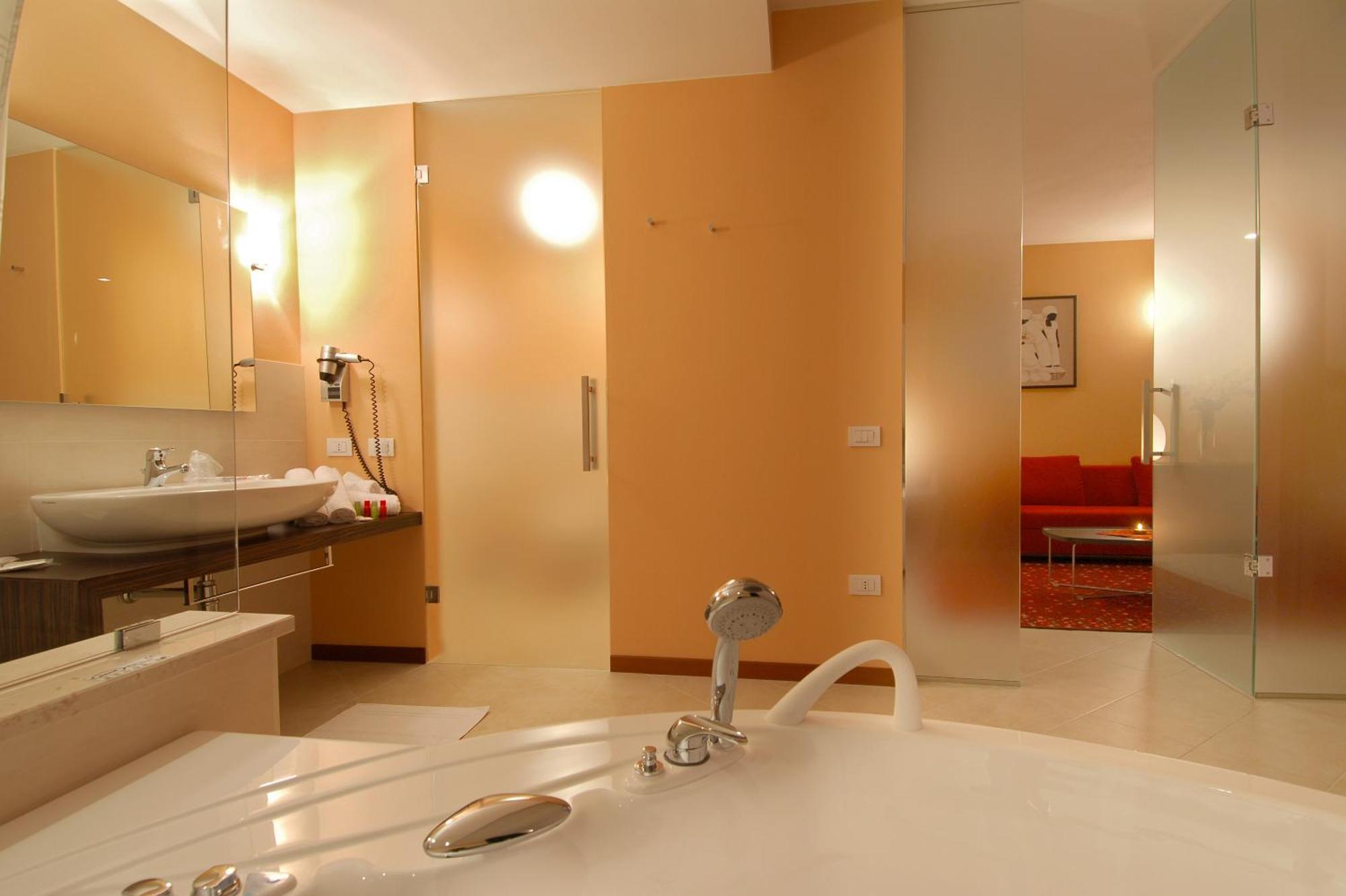Hotel Rosso Frizzante Sorbara Esterno foto