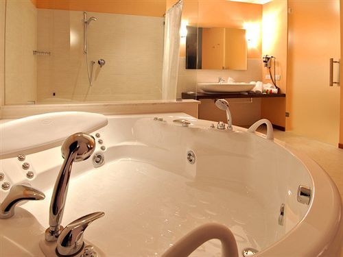 Hotel Rosso Frizzante Sorbara Esterno foto