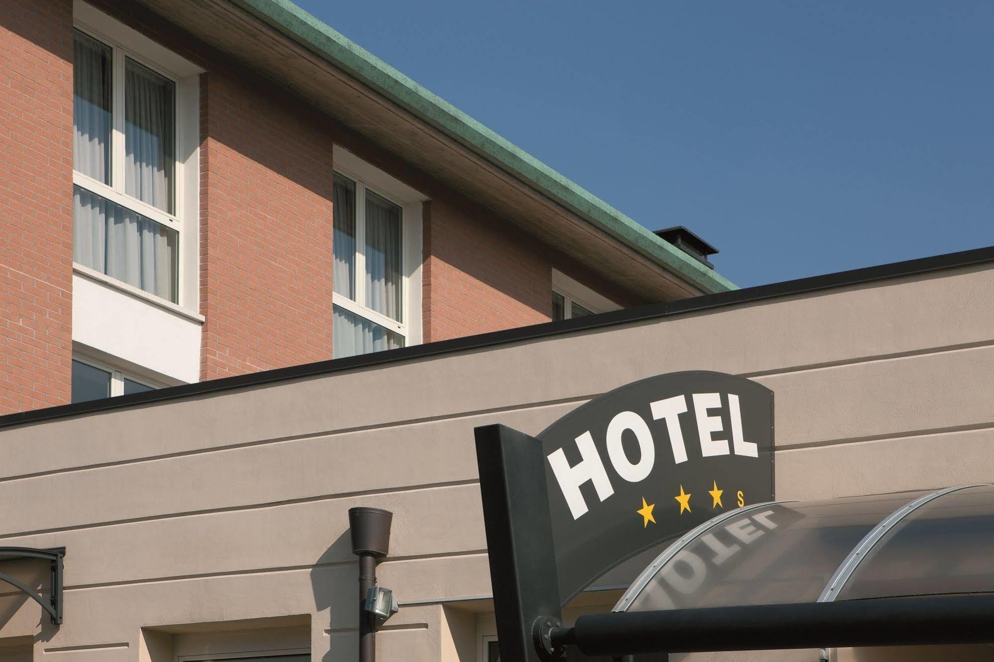 Hotel Rosso Frizzante Sorbara Esterno foto
