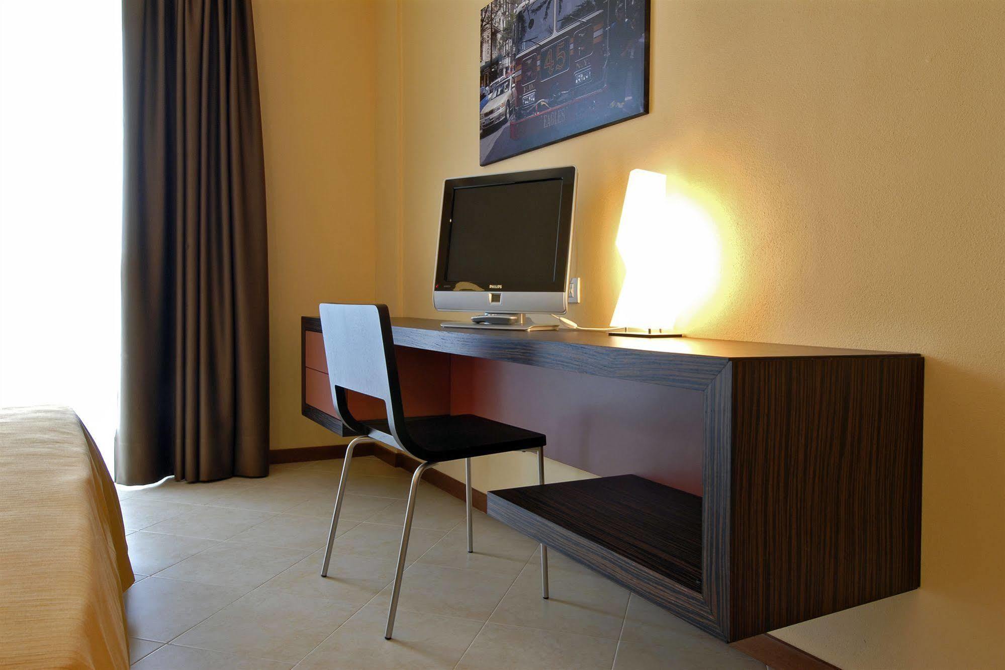 Hotel Rosso Frizzante Sorbara Esterno foto