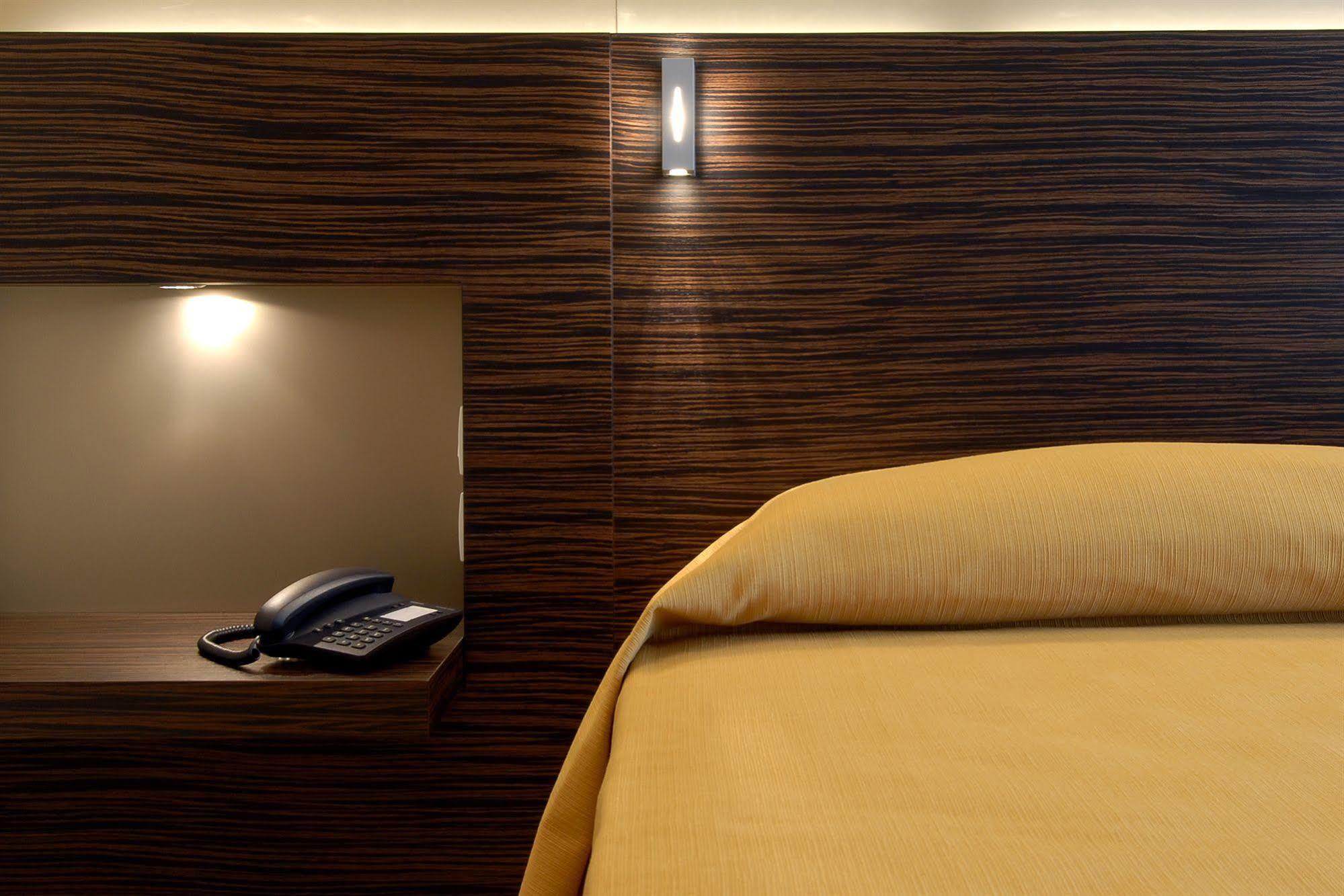 Hotel Rosso Frizzante Sorbara Esterno foto